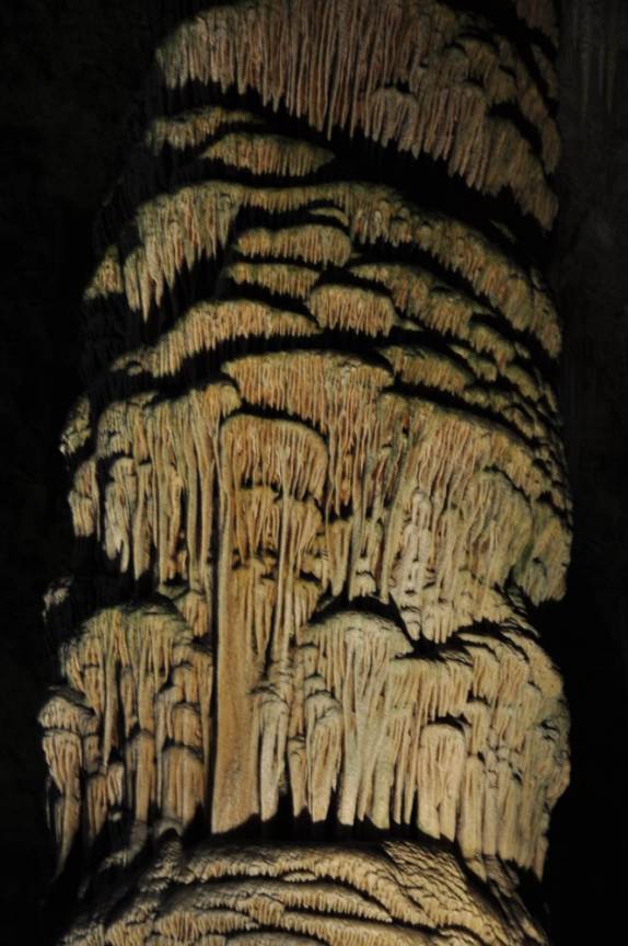 Detalhe de uma das mais belas colunas da caverna em Carlsbad Caverns National Park, no sul do Novo México, nos Estados Unidos